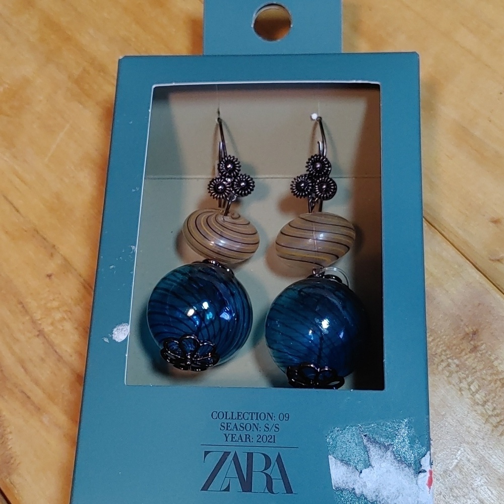 NEW in Box ZARA Glass Art Deco Earrings - Picture 5 of 8